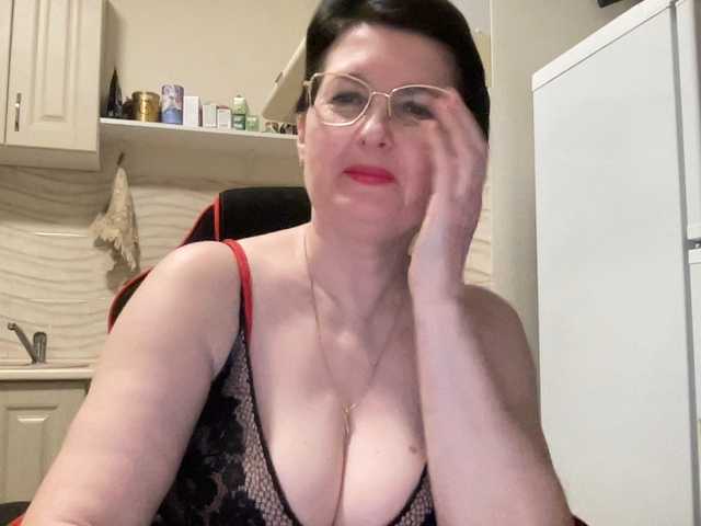 HotMilfPussy's BongaCams show and profile