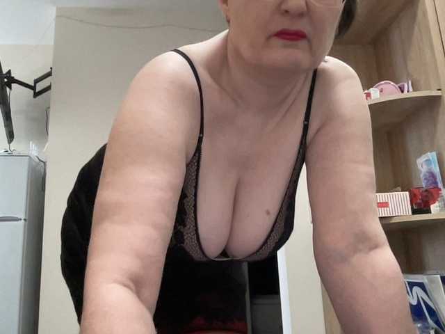 HotMilfPussy's BongaCams show and profile