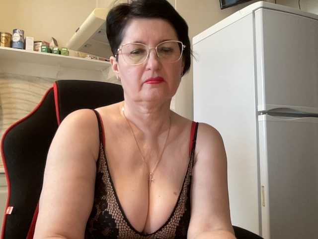 HotMilfPussy's BongaCams show and profile