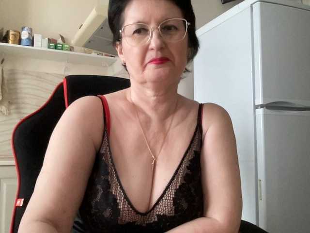 HotMilfPussy's BongaCams show and profile