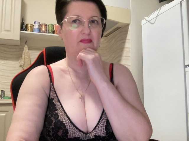 HotMilfPussy's BongaCams show and profile