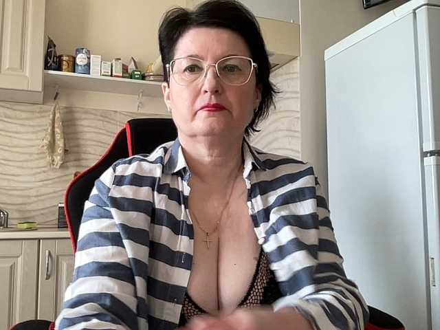 HotMilfPussy's BongaCams show and profile