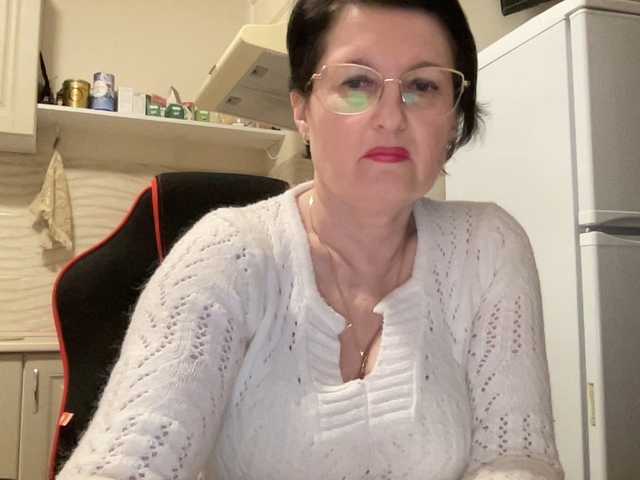 HotMilfPussy's BongaCams show and profile