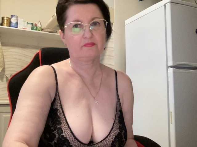HotMilfPussy's BongaCams show and profile