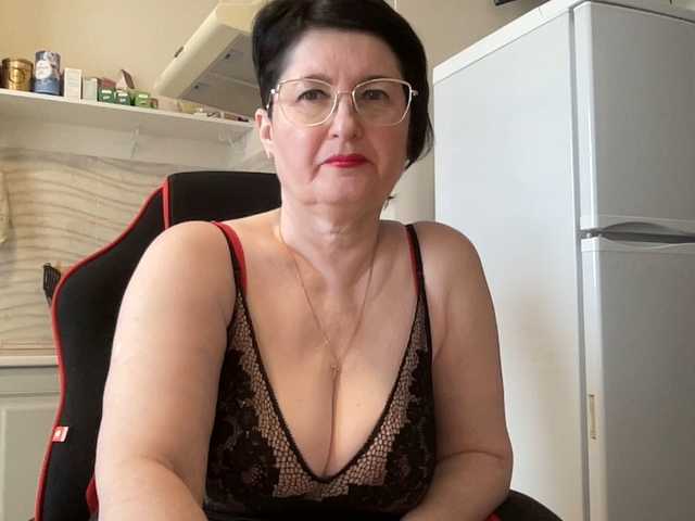 HotMilfPussy's BongaCams show and profile