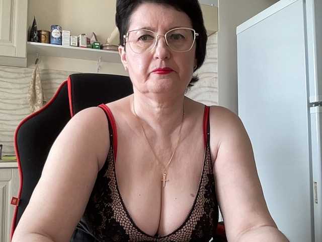 HotMilfPussy's BongaCams show and profile