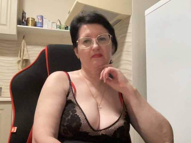 HotMilfPussy's BongaCams show and profile