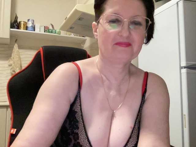 HotMilfPussy's BongaCams show and profile