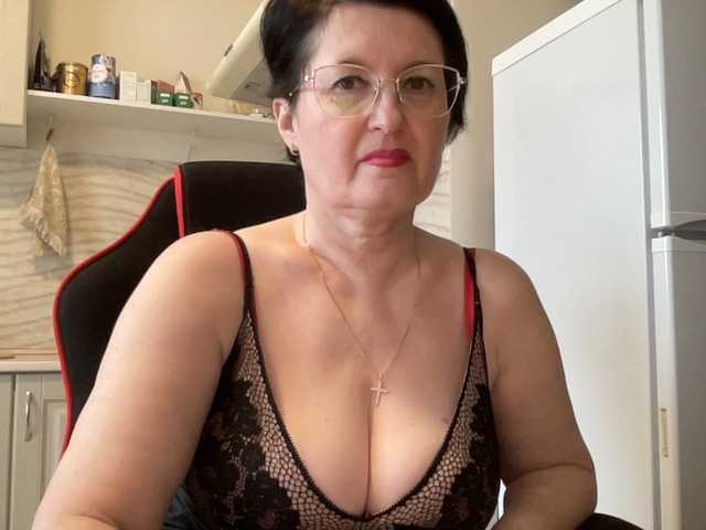 HotMilfPussy's BongaCams show and profile