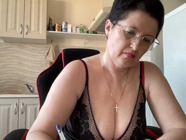 HotMilfPussy's BongaCams show and profile