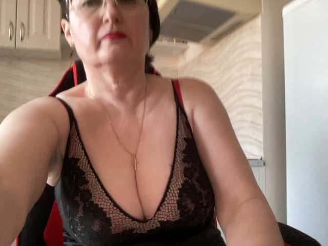 HotMilfPussy's BongaCams show and profile