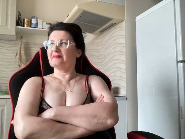 HotMilfPussy's BongaCams show and profile