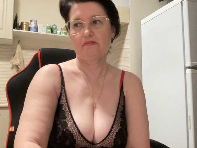 HotMilfPussy's BongaCams show and profile