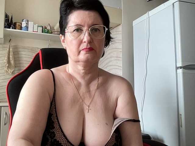 HotMilfPussy's BongaCams show and profile