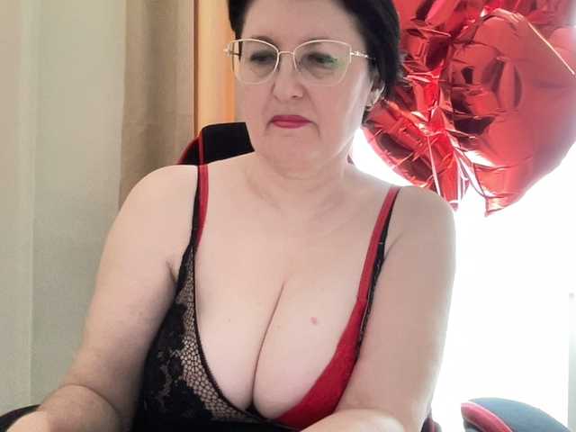 стрип с HotMilfPussy