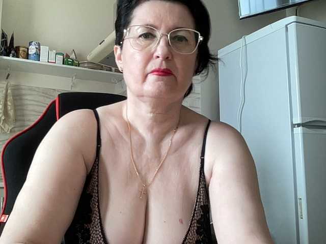 HotMilfPussy's BongaCams show and profile