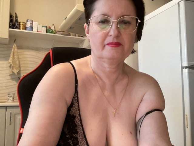 HotMilfPussy's BongaCams show and profile