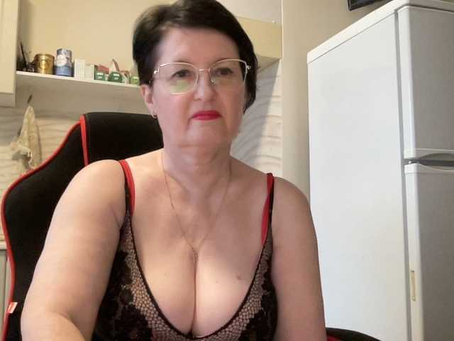 HotMilfPussy's BongaCams show and profile