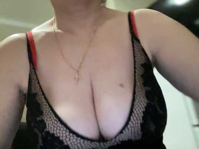 HotMilfPussy's BongaCams show and profile
