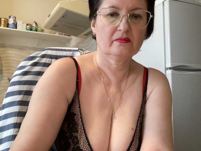 HotMilfPussy's BongaCams show and profile