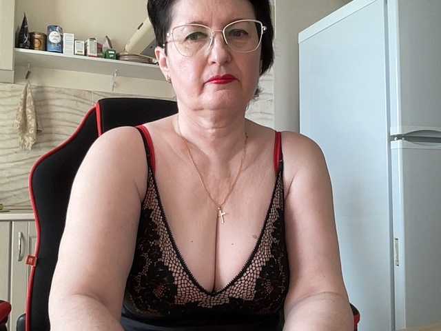 HotMilfPussy's BongaCams show and profile