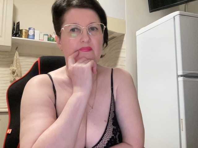 HotMilfPussy's BongaCams show and profile
