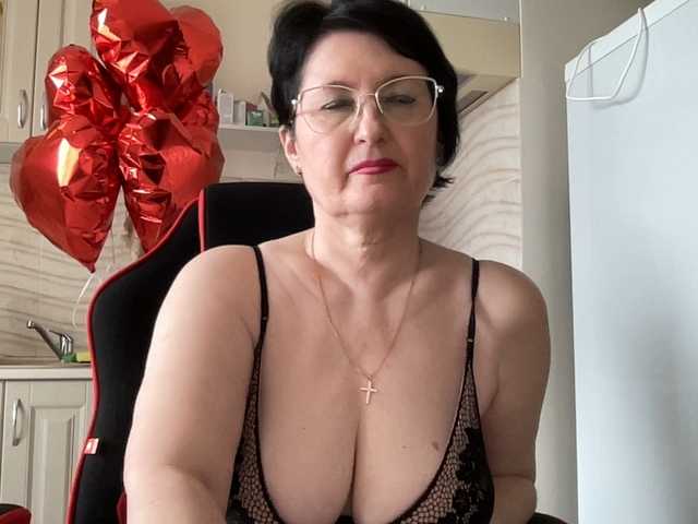 HotMilfPussy from BongaCams