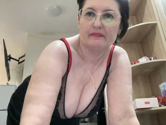 HotMilfPussy's BongaCams show and profile
