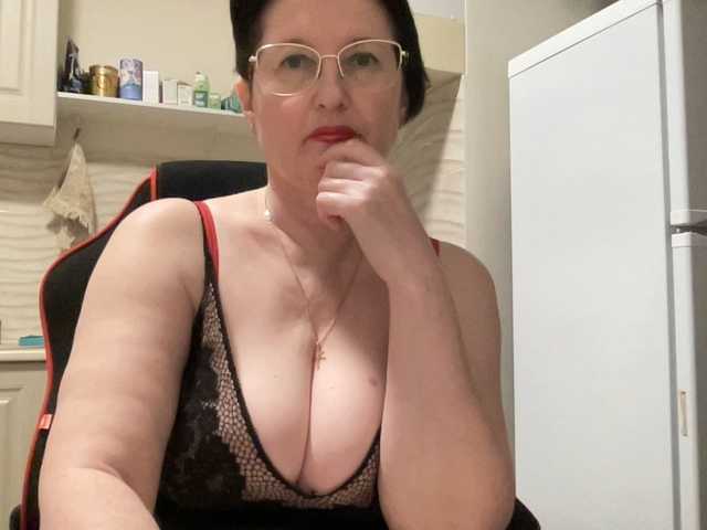 HotMilfPussy's BongaCams show and profile