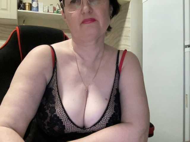 HotMilfPussy's BongaCams show and profile