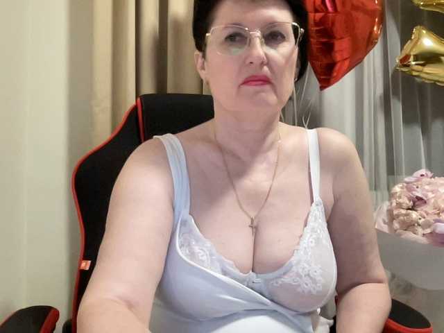  HotMilfPussy chat room