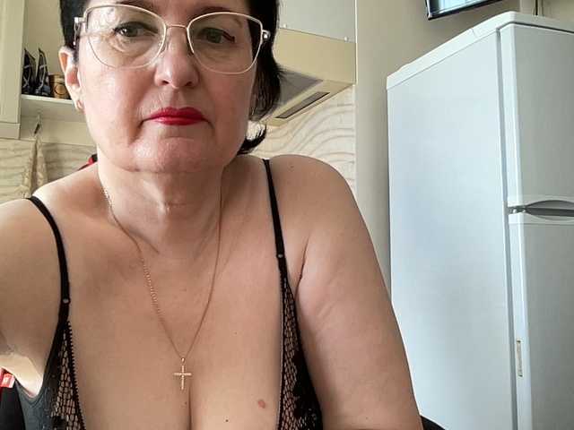 HotMilfPussy's BongaCams show and profile