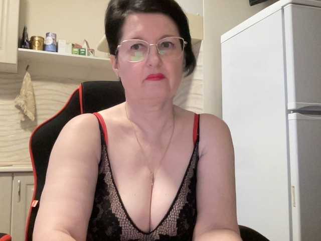 HotMilfPussy's BongaCams show and profile