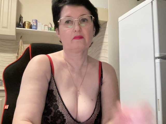 HotMilfPussy's BongaCams show and profile