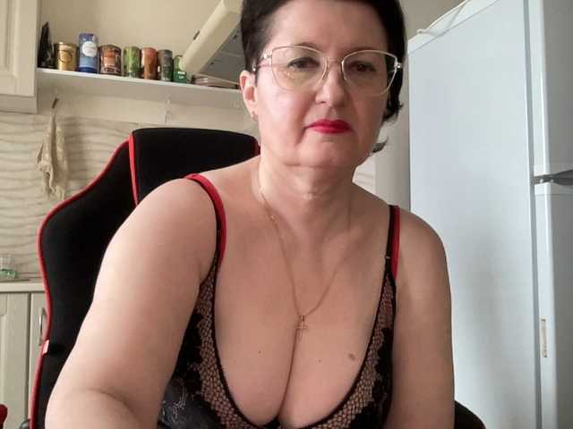 HotMilfPussy's BongaCams show and profile