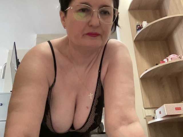 HotMilfPussy's BongaCams show and profile