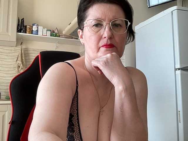 HotMilfPussy's BongaCams show and profile