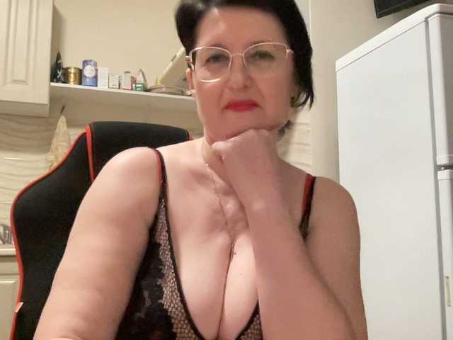 HotMilfPussy's BongaCams show and profile