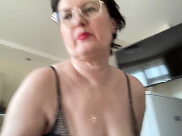 HotMilfPussy's BongaCams show and profile