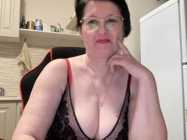 HotMilfPussy's BongaCams show and profile