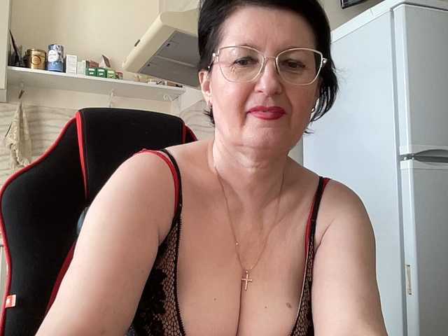 HotMilfPussy's BongaCams show and profile