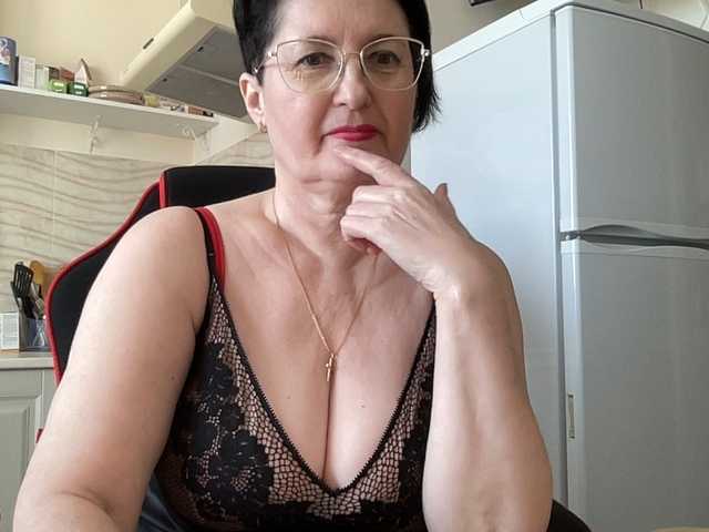 HotMilfPussy's BongaCams show and profile