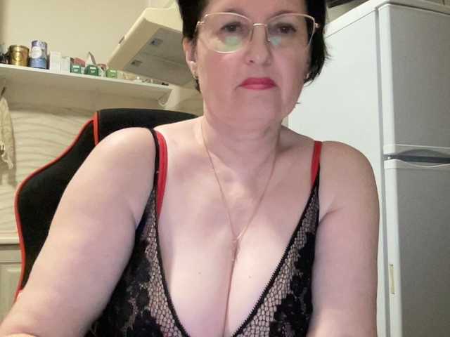 HotMilfPussy's BongaCams show and profile