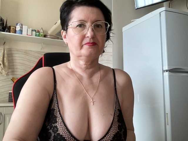HotMilfPussy's BongaCams show and profile