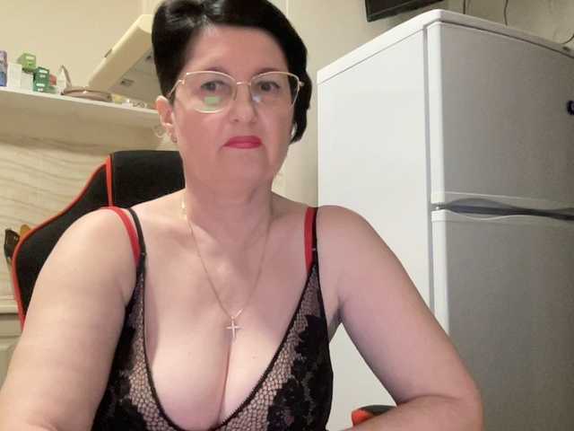 HotMilfPussy's BongaCams show and profile