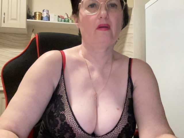 HotMilfPussy's BongaCams show and profile