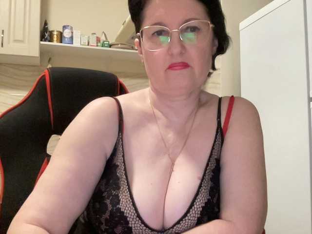 HotMilfPussy's BongaCams show and profile