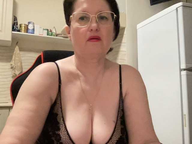 HotMilfPussy's BongaCams show and profile