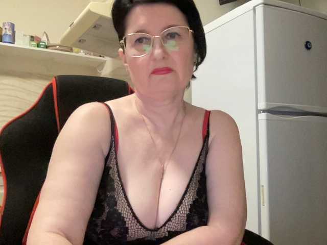 HotMilfPussy's BongaCams show and profile