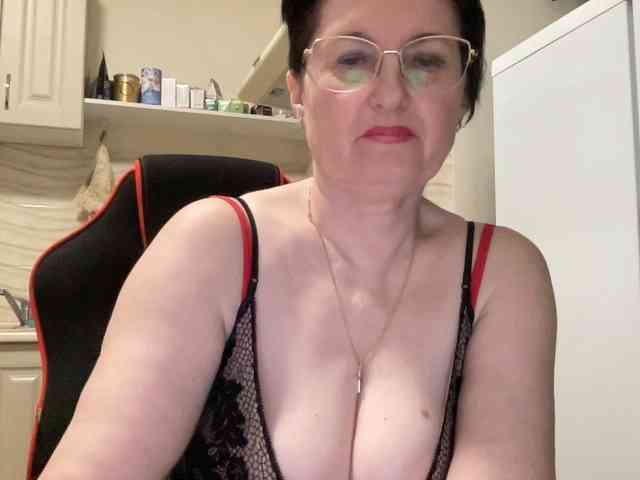HotMilfPussy webcam